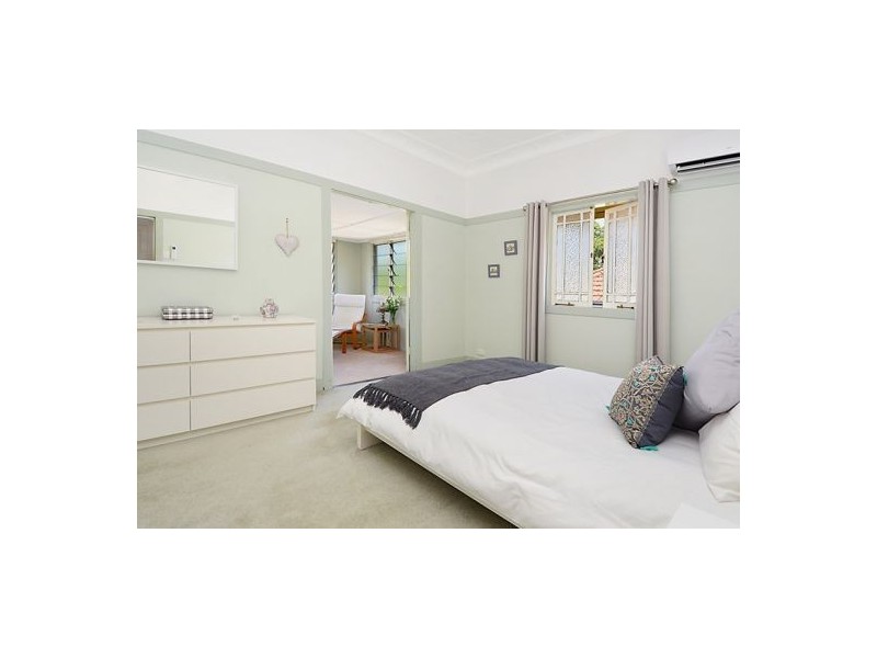 5 Gibson Cres, Holland Park QLD 4121