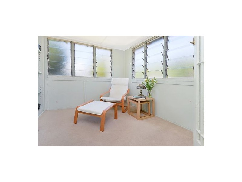 5 Gibson Cres, Holland Park QLD 4121