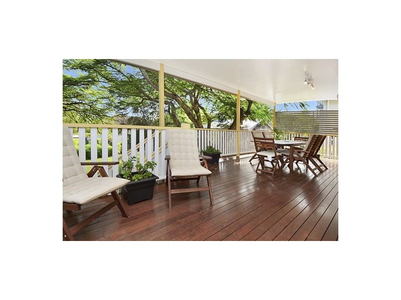 5 Gibson Cres, Holland Park QLD 4121