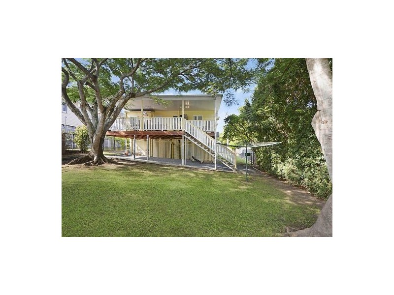 5 Gibson Cres, Holland Park QLD 4121