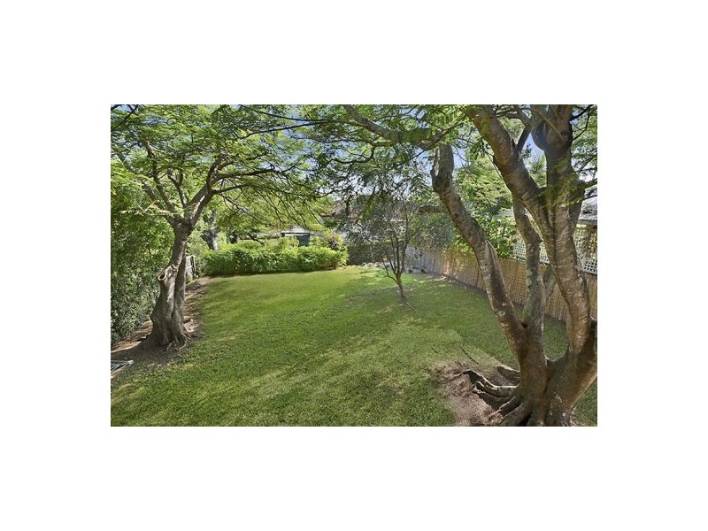 5 Gibson Cres, Holland Park QLD 4121