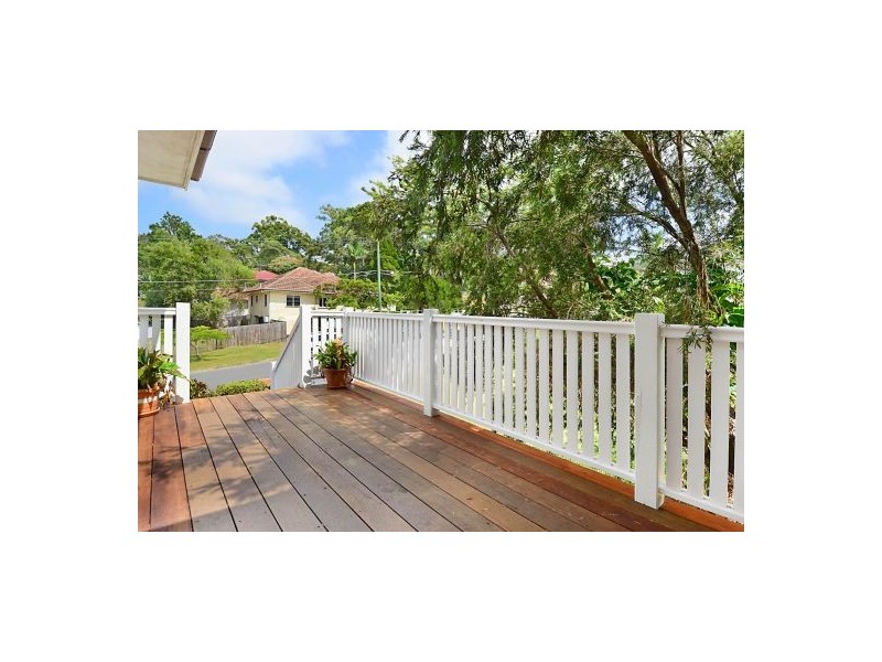 12 Reuben Street, Holland Park QLD 4121