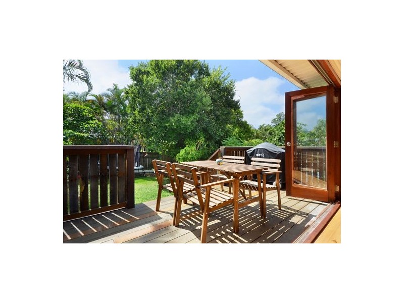 12 Reuben Street, Holland Park QLD 4121