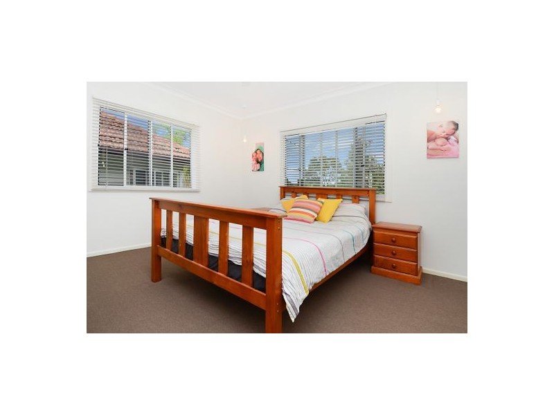 12 Reuben Street, Holland Park QLD 4121