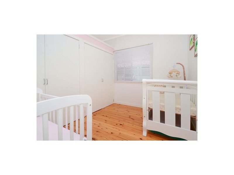 12 Reuben Street, Holland Park QLD 4121