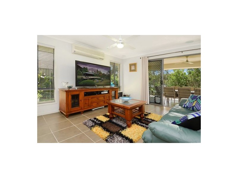 27 Hillside Circuit, Chermside West QLD 4032