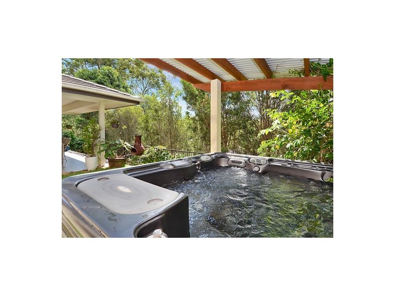 27 Hillside Circuit, Chermside West QLD 4032