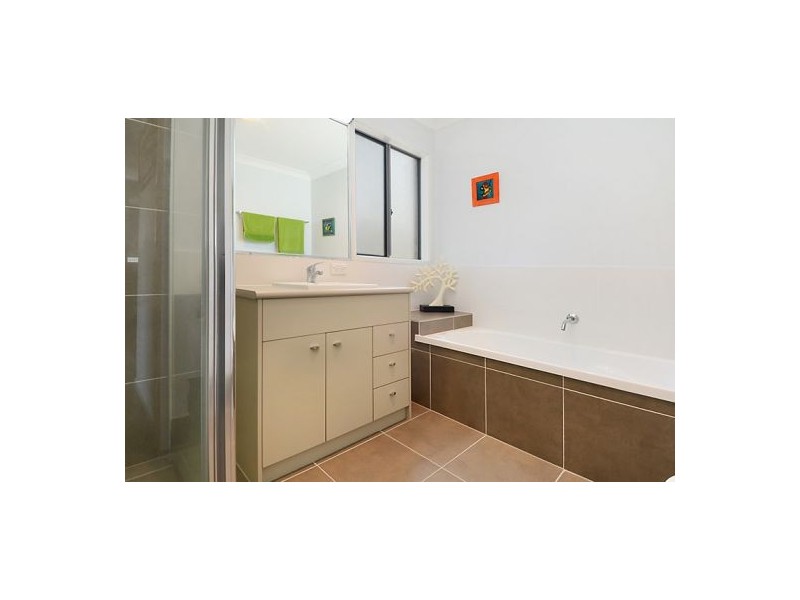 27 Hillside Circuit, Chermside West QLD 4032