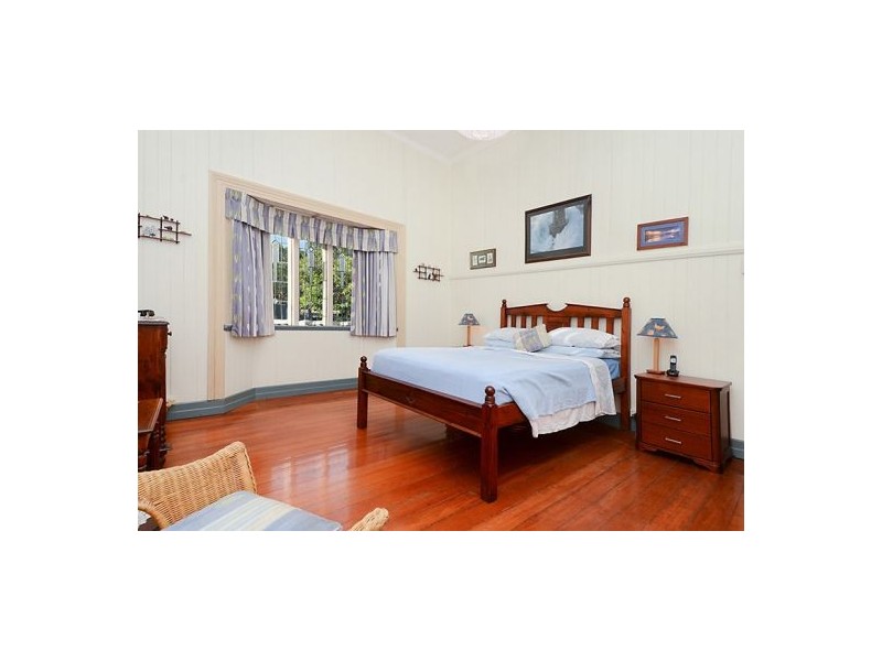 12 Dunellan Street, Greenslopes QLD 4120