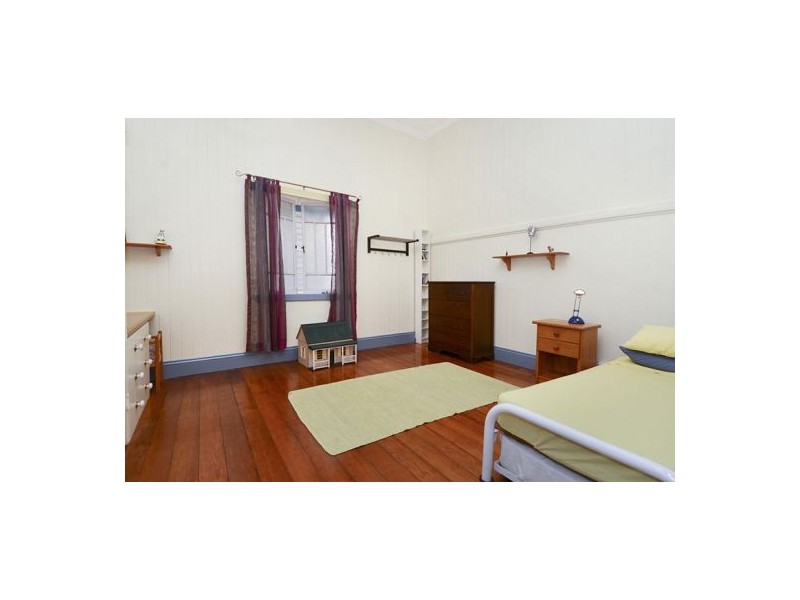 12 Dunellan Street, Greenslopes QLD 4120