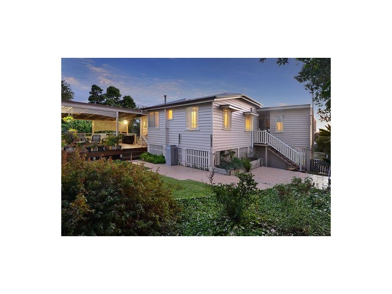 38 Brinawa Street, Camp Hill QLD 4152