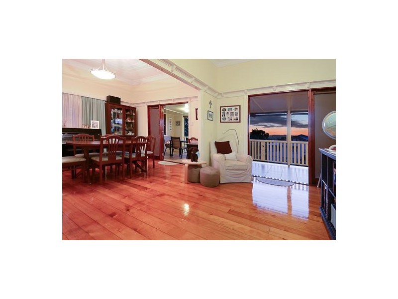 38 Brinawa Street, Camp Hill QLD 4152