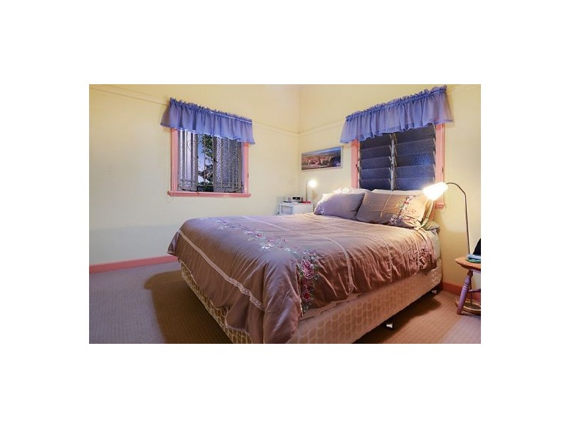 38 Brinawa Street, Camp Hill QLD 4152