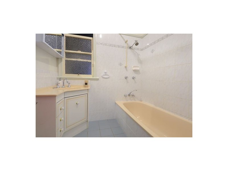 38 Brinawa Street, Camp Hill QLD 4152