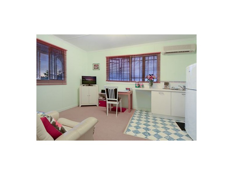 38 Brinawa Street, Camp Hill QLD 4152