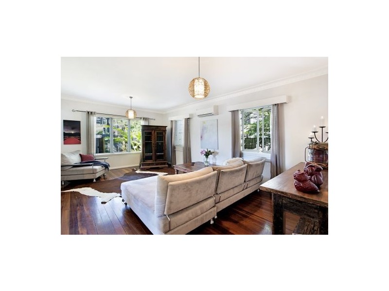 109 Marshall Road, Holland Park West QLD 4121