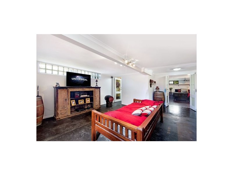 109 Marshall Road, Holland Park West QLD 4121