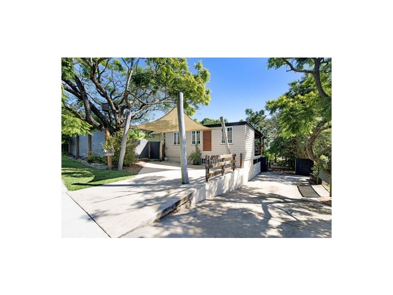 109 Marshall Road, Holland Park West QLD 4121