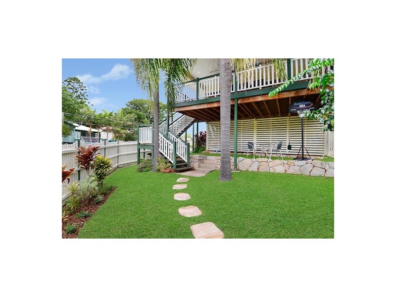 11 Glen Street, Coorparoo QLD 4151