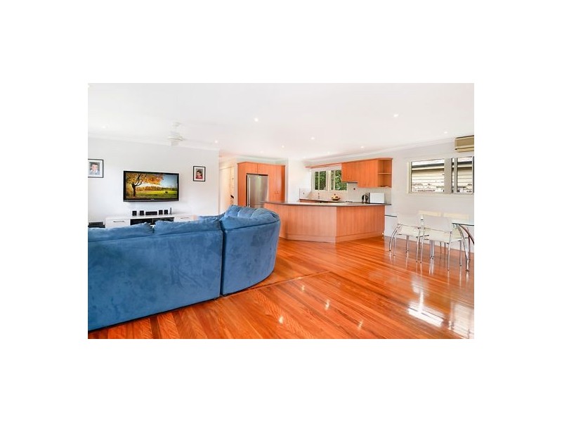 11 Glen Street, Coorparoo QLD 4151