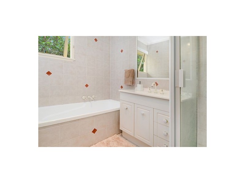 11 Glen Street, Coorparoo QLD 4151