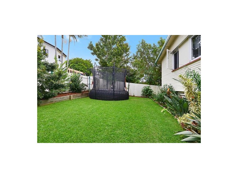 11 Glen Street, Coorparoo QLD 4151