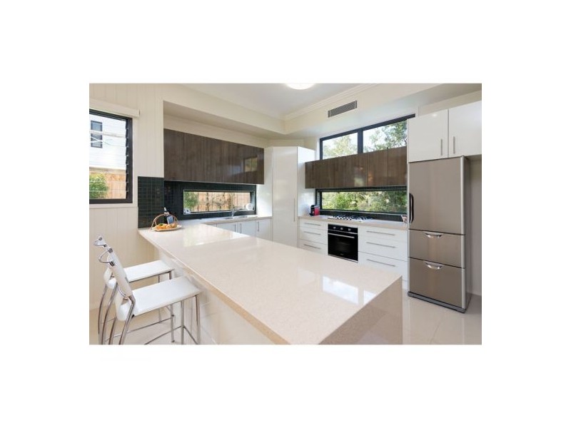 38 Pickthorne Street, Holland Park West QLD 4121