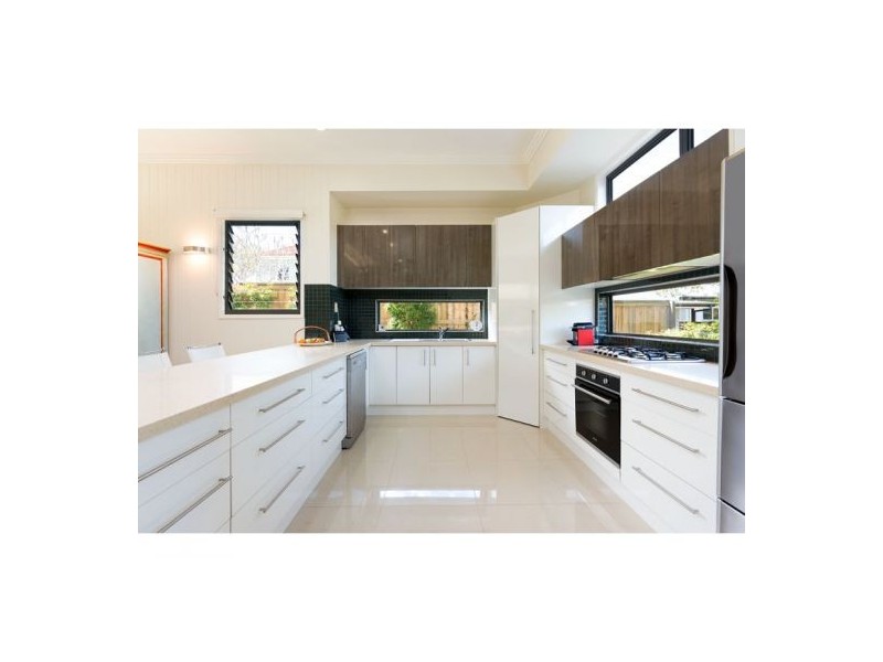 38 Pickthorne Street, Holland Park West QLD 4121