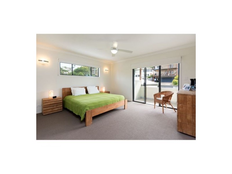 38 Pickthorne Street, Holland Park West QLD 4121