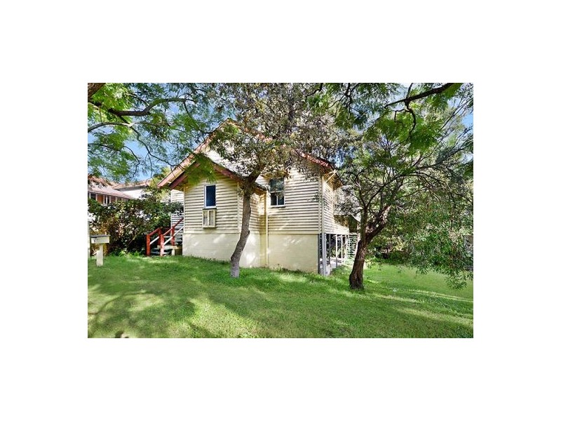 8 Thorne Street, Windsor QLD 4030