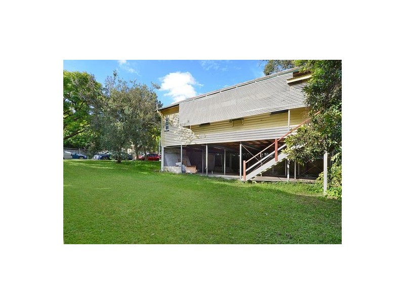8 Thorne Street, Windsor QLD 4030