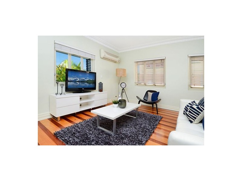 7 Rolle Street, Holland Park West QLD 4121