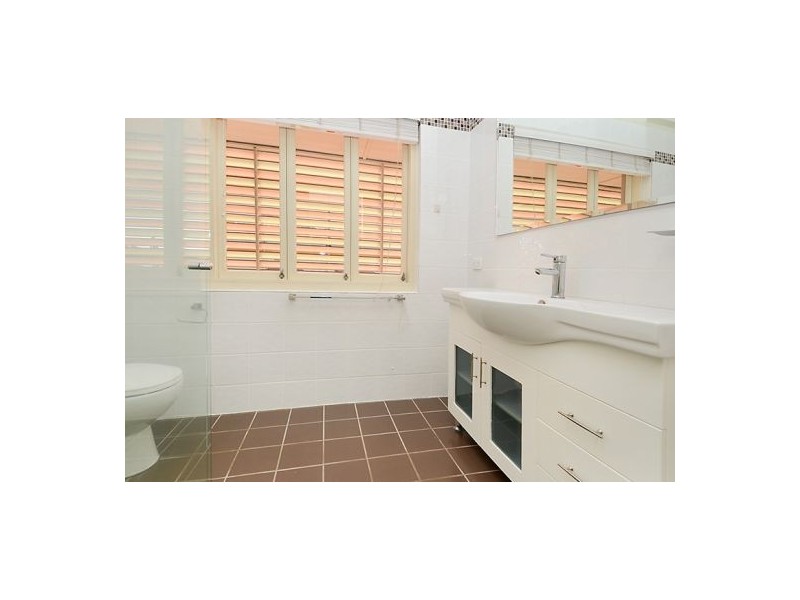 7 Rolle Street, Holland Park West QLD 4121