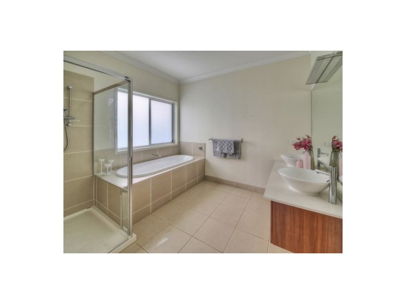 103 Ridgeview Street, Carindale QLD 4152