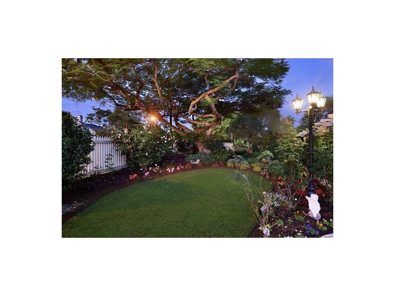 529 Cavendish Rd, Coorparoo QLD 4151