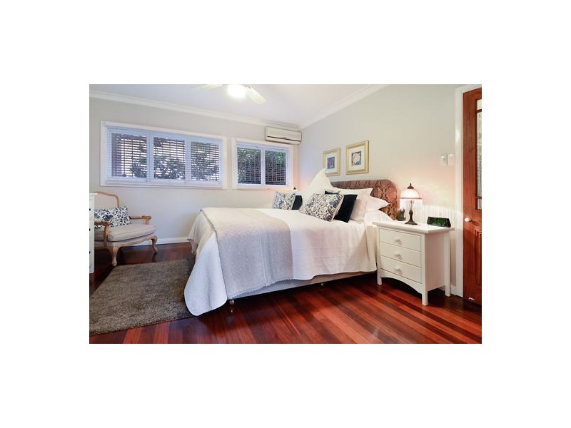 529 Cavendish Rd, Coorparoo QLD 4151