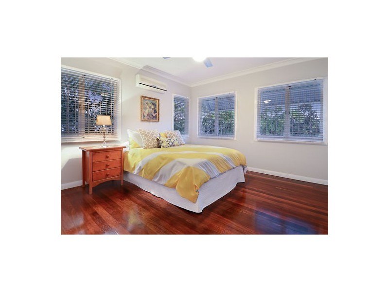529 Cavendish Rd, Coorparoo QLD 4151