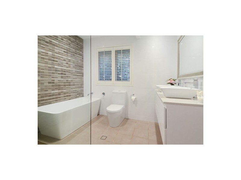 529 Cavendish Rd, Coorparoo QLD 4151