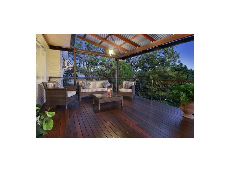 529 Cavendish Rd, Coorparoo QLD 4151