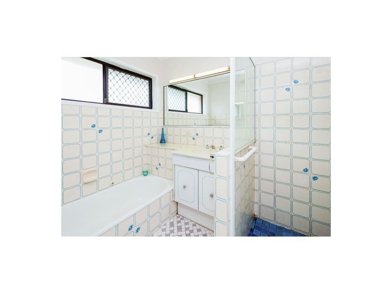 97 Greenmeadow Road, Mansfield QLD 4122