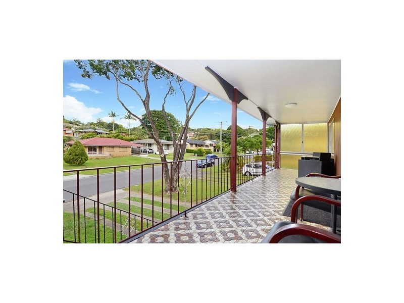 102 Barmore Street, Tarragindi QLD 4121