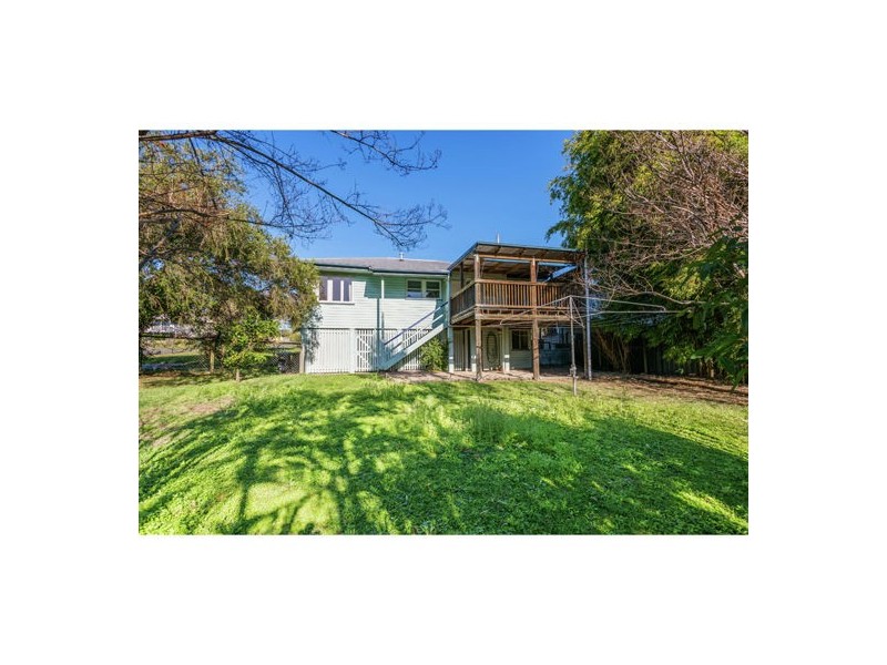 137 Sterculia Avenue, Holland Park West QLD 4121