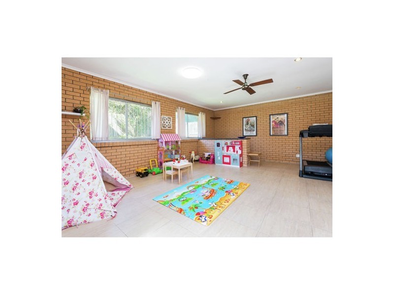 69 Greenmeadow Road, Mansfield QLD 4122