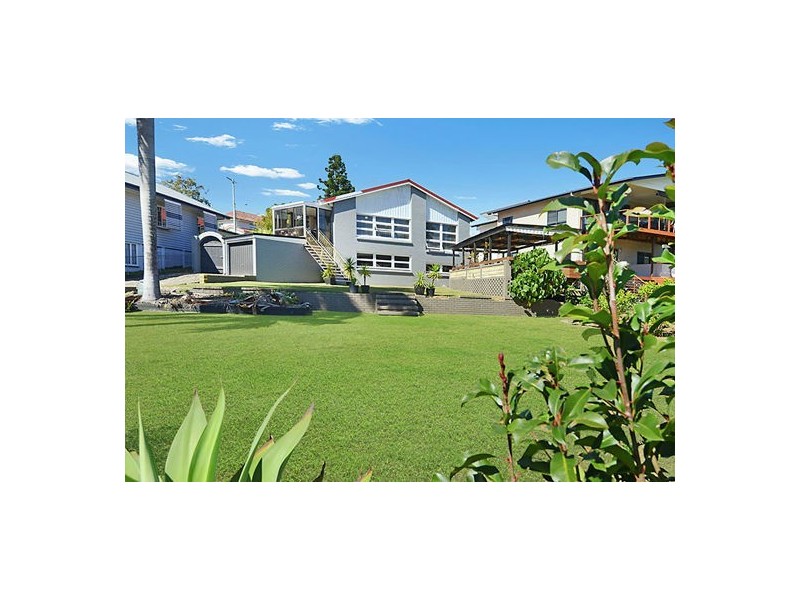 11 Herbert Street, Camp Hill QLD 4152