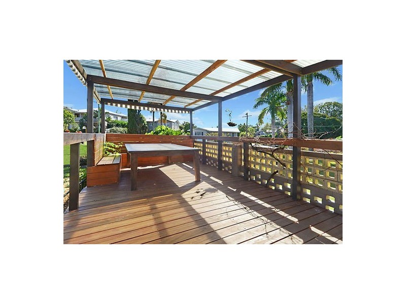 11 Herbert Street, Camp Hill QLD 4152