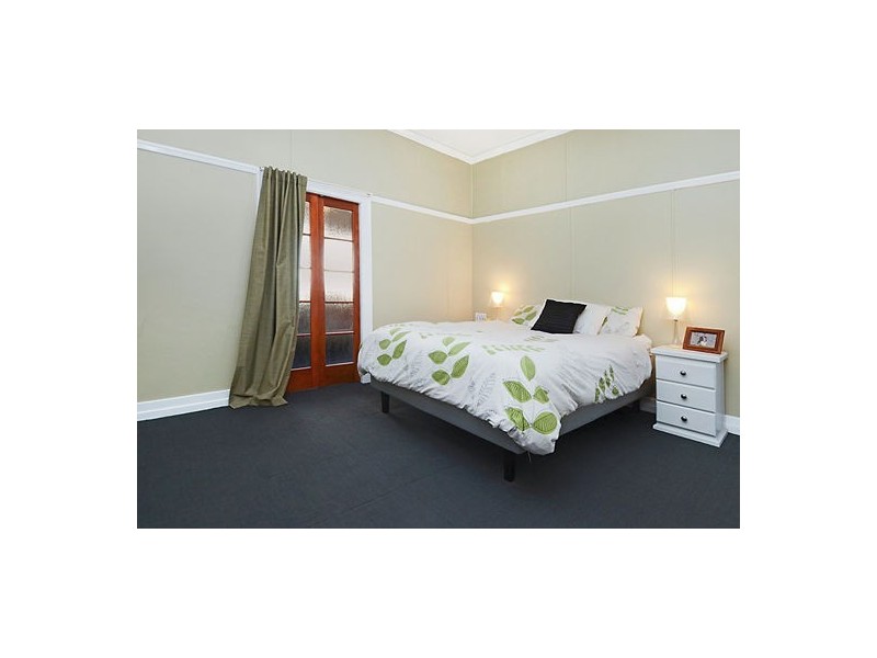 11 Herbert Street, Camp Hill QLD 4152