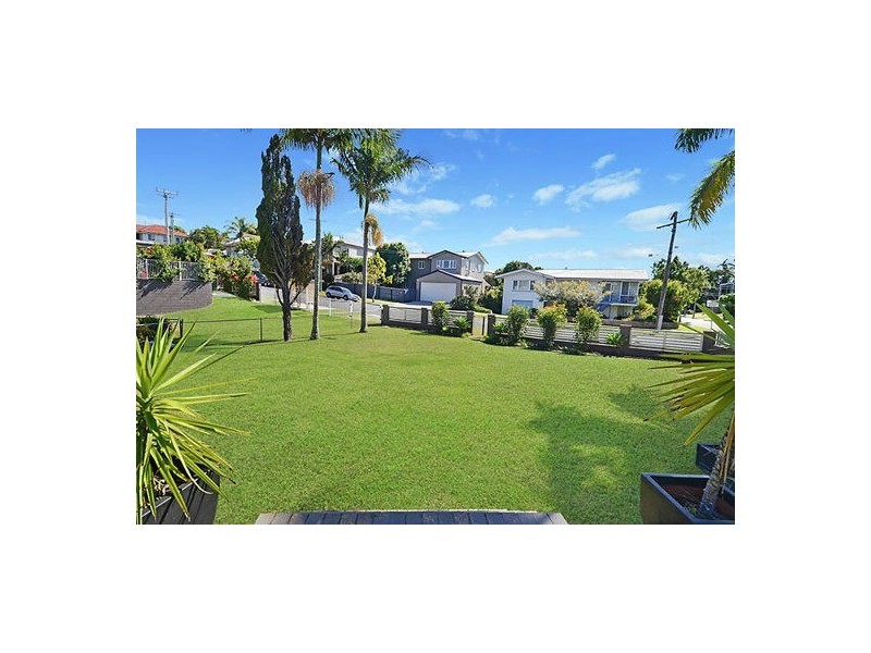 11 Herbert Street, Camp Hill QLD 4152