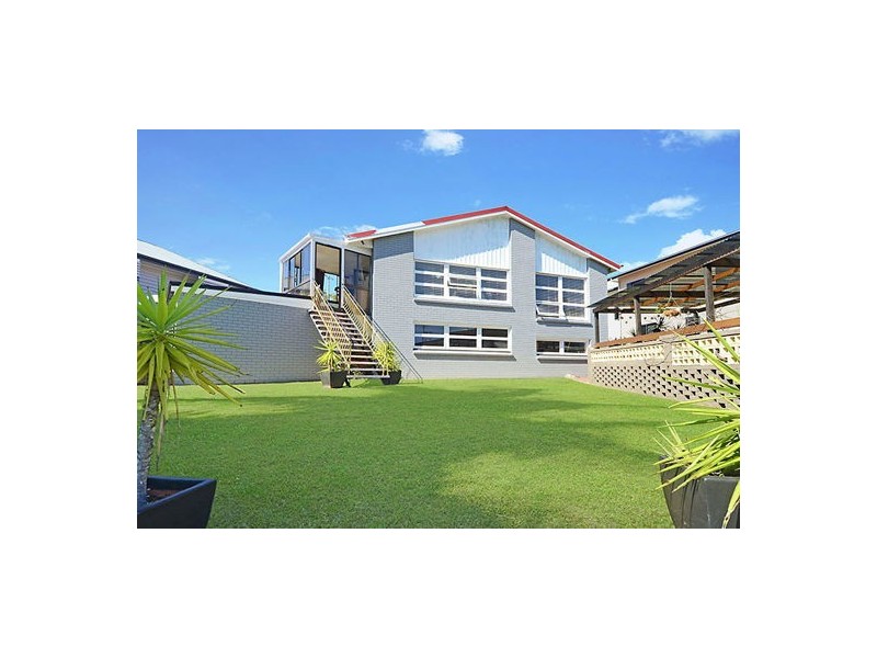 11 Herbert Street, Camp Hill QLD 4152