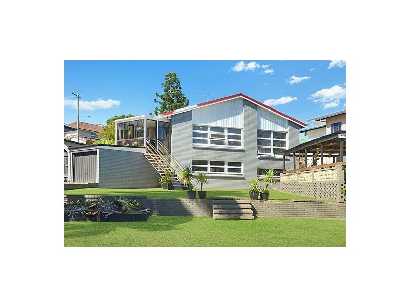 11 Herbert Street, Camp Hill QLD 4152