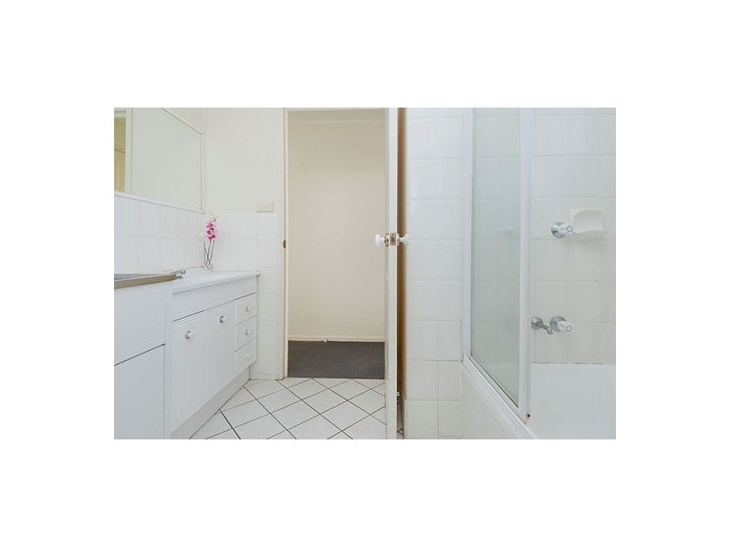 4/21 Edith Street, Greenslopes QLD 4120